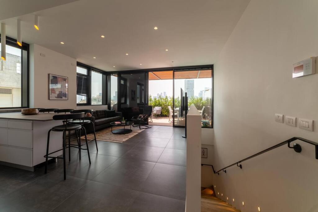 Amazing Penthouse On Gordon Beach 8 Guests Tel Aviv Exterior foto